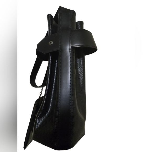 $2000 Authentic LOUIS VUITTON Epi Sac D'Epaule in Black. - Picture 12 of 17